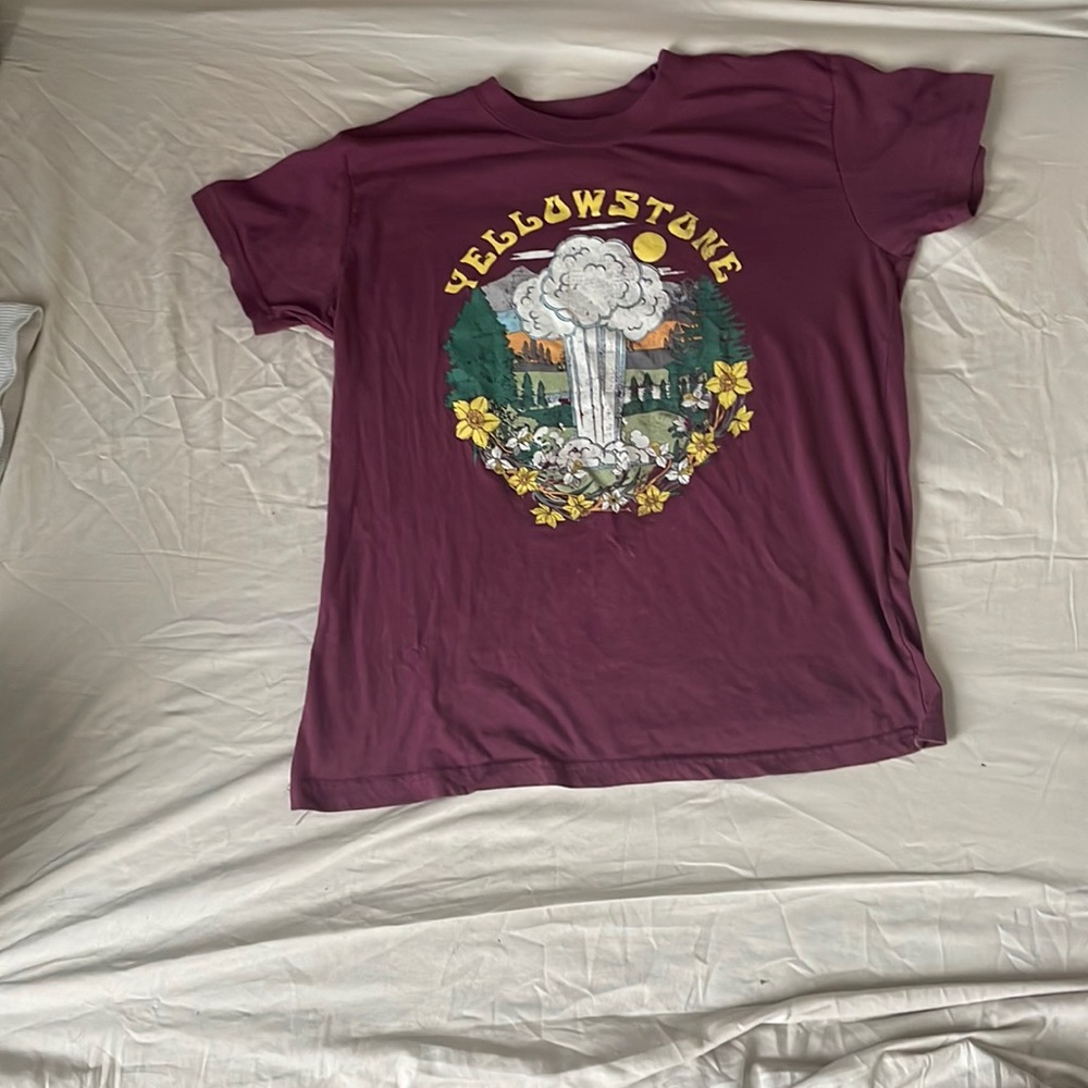 XS women’s short sleeve tee shirt